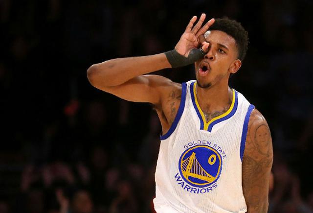 利物浦右侧 利物浦右侧